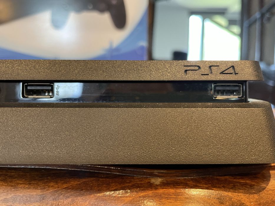Sony PlayStation 4 PS4 500GB CUH-2016A komplet