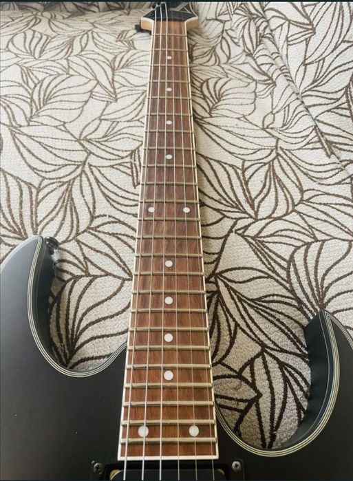 Електрогітара Ibanez RG421