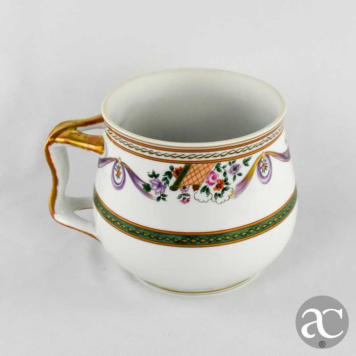 Cremeira grande com tampa em Porcelana Vidal Arte, pintada à mão