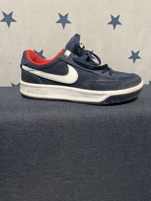 Взуття Nike SB adversery