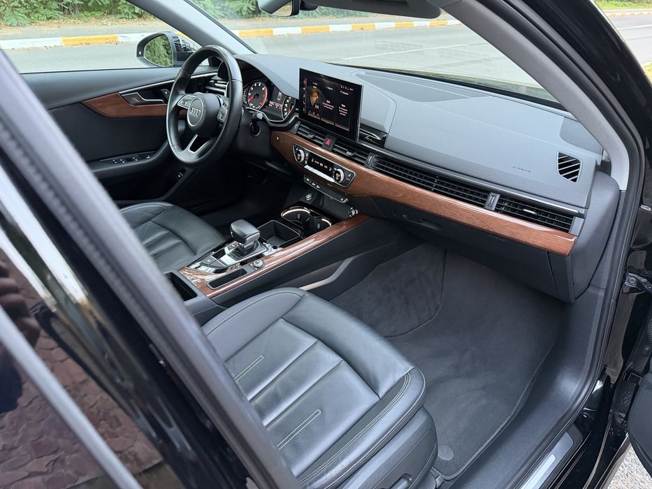 Audi A4 2020 рік