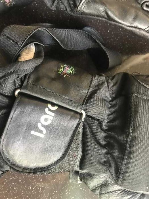 Luvas de couro da Isaro