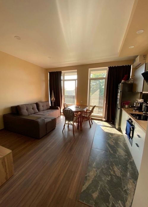 2 кімнатна квартира. Тераса. 2 поверх.Загальна 72 м2. Сучасний ремонт.