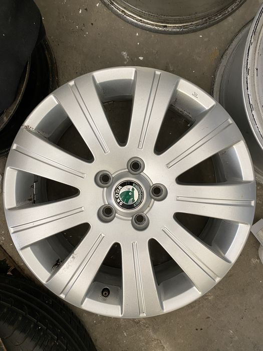 Skoda  r17 5/112 , ет 45 комплект дисков.