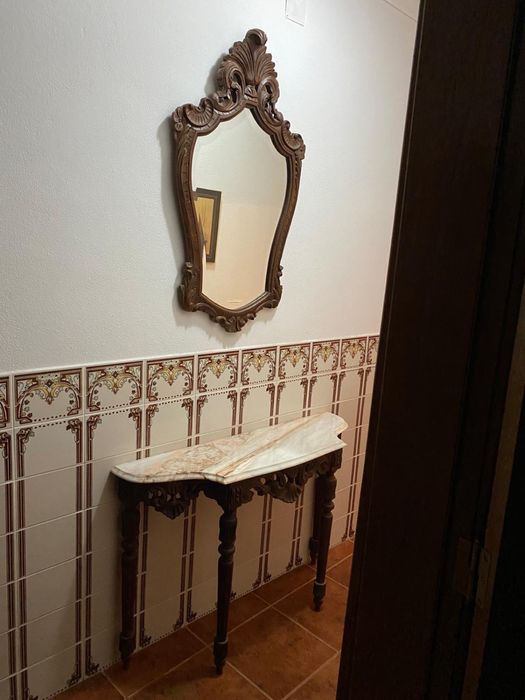 Credência com espelho