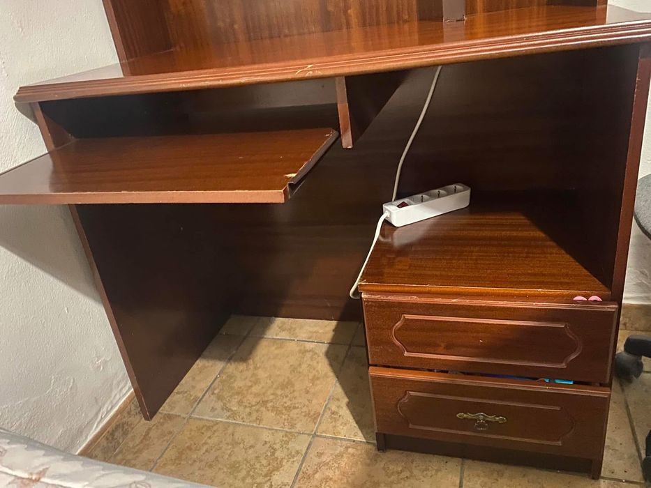 Secretária de Madeira