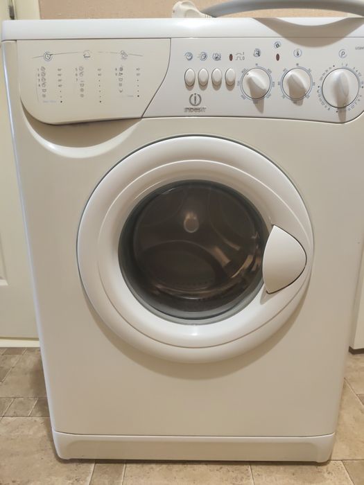 Пральна машина Indesit
