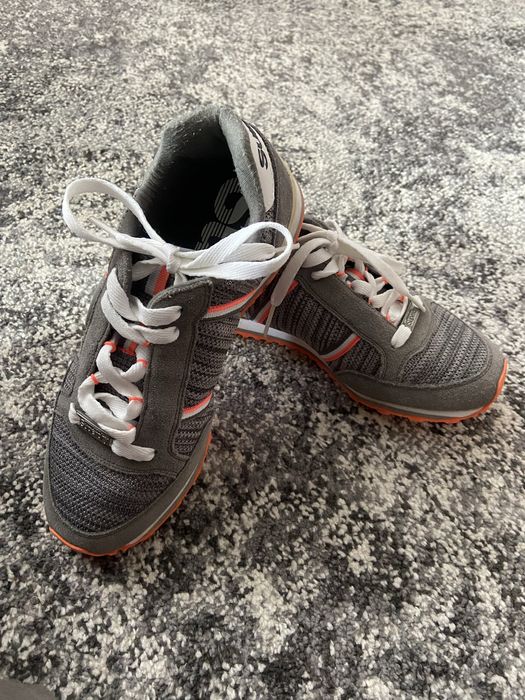 Продам жіночі кросівки Superdry