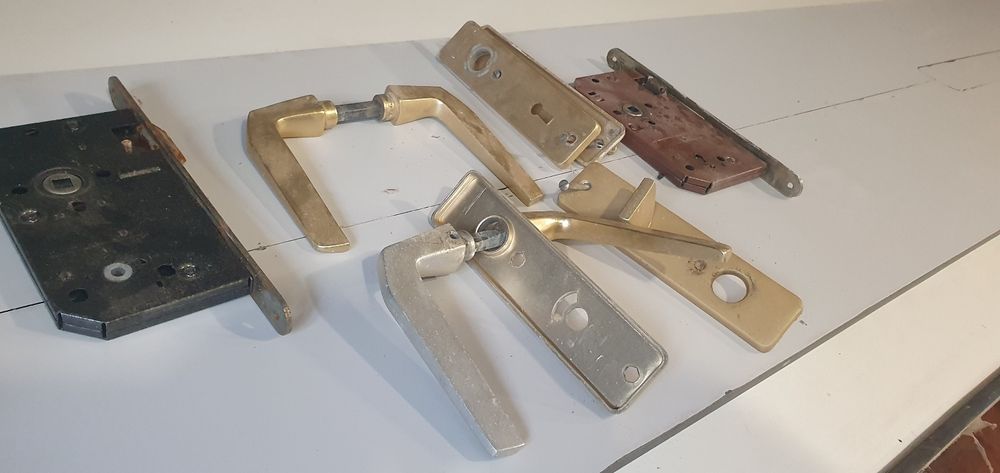 Klamka zamek do drzwi