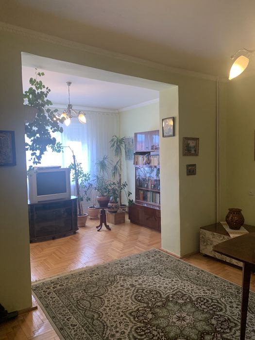 Продаж будинку, придатного для проживаня декількох сімей