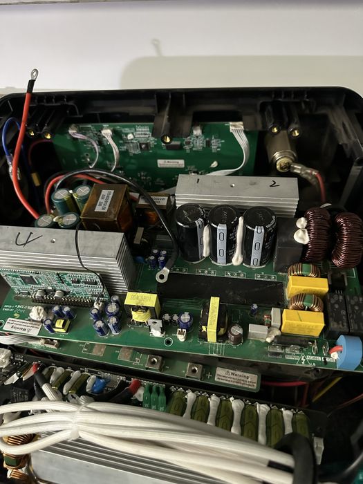 Ремонт гибридных солнечных инверторов / Установка / Продажа / Проект