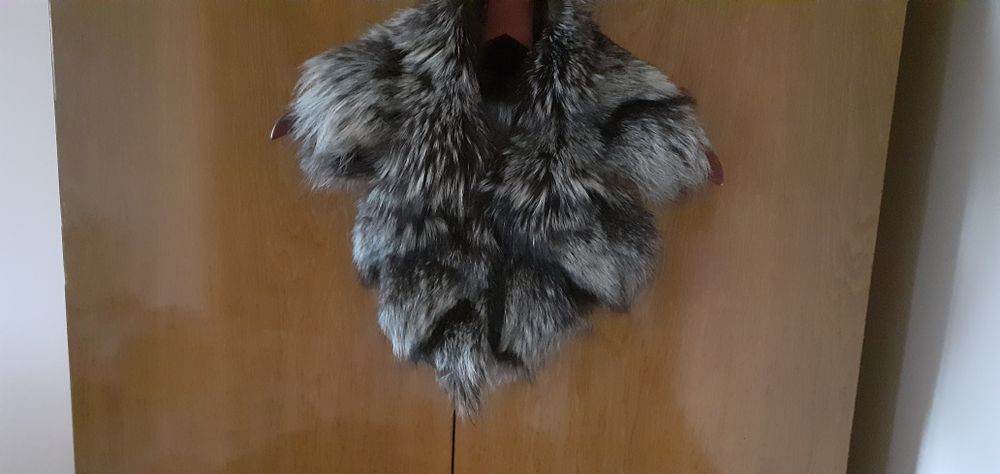 Шкіряна куртка жіноча