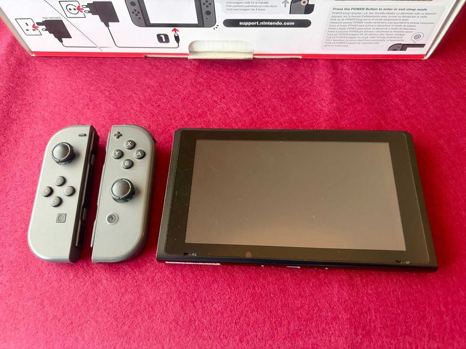 Nintendo Switch Cinzenta (Mod. Original) – Com marcas de uso / Caixa Original