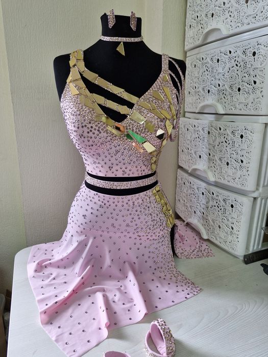 Латина нова,сукня