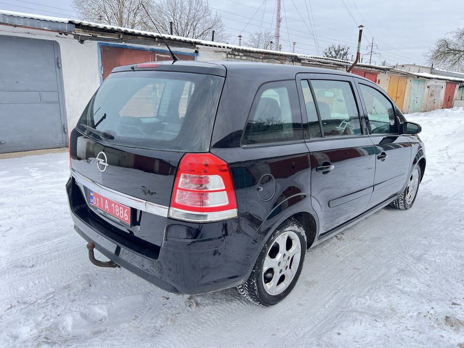 Свіжопригнаний Опель Зефіра з Німеччини