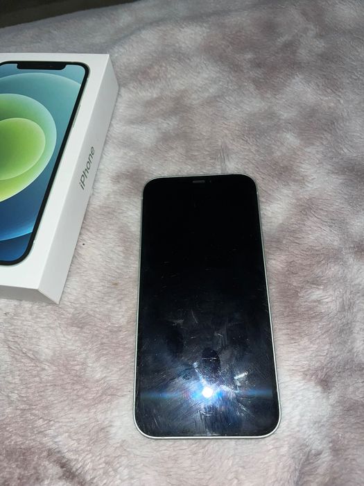 Telefon iPhone 12