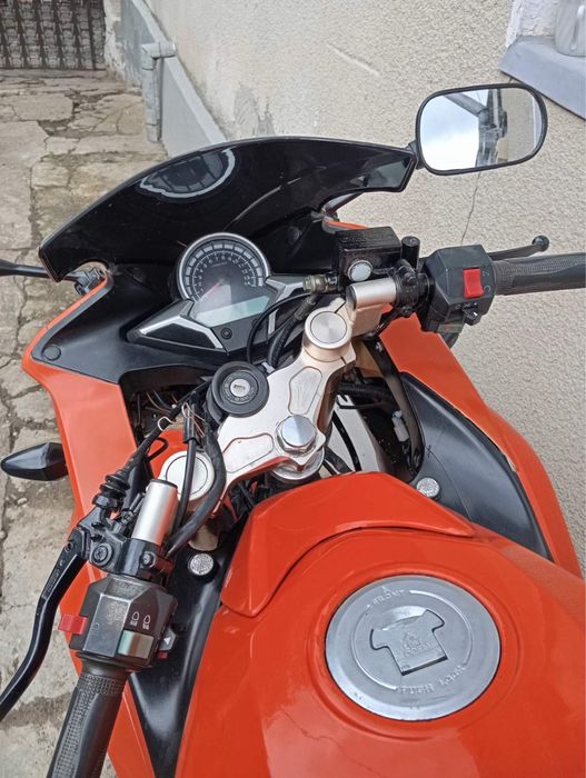 Продається терміново Viper v250 в хорошому станні є пару  покрасів. Є обмін але не на моцик.