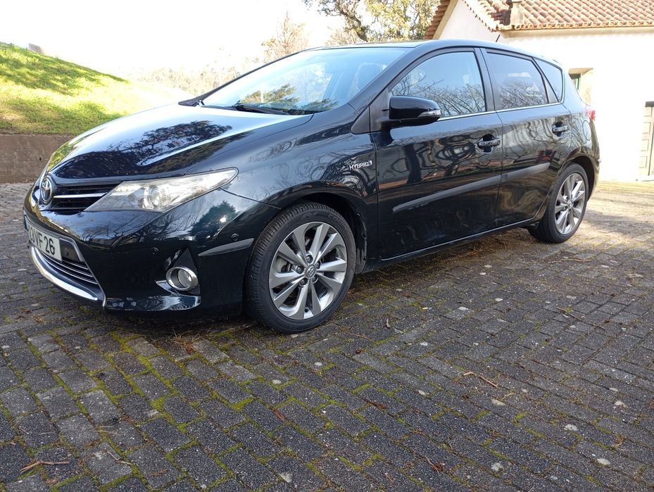 Toyota Auris Híbrido Exclusivo HSD 136cv