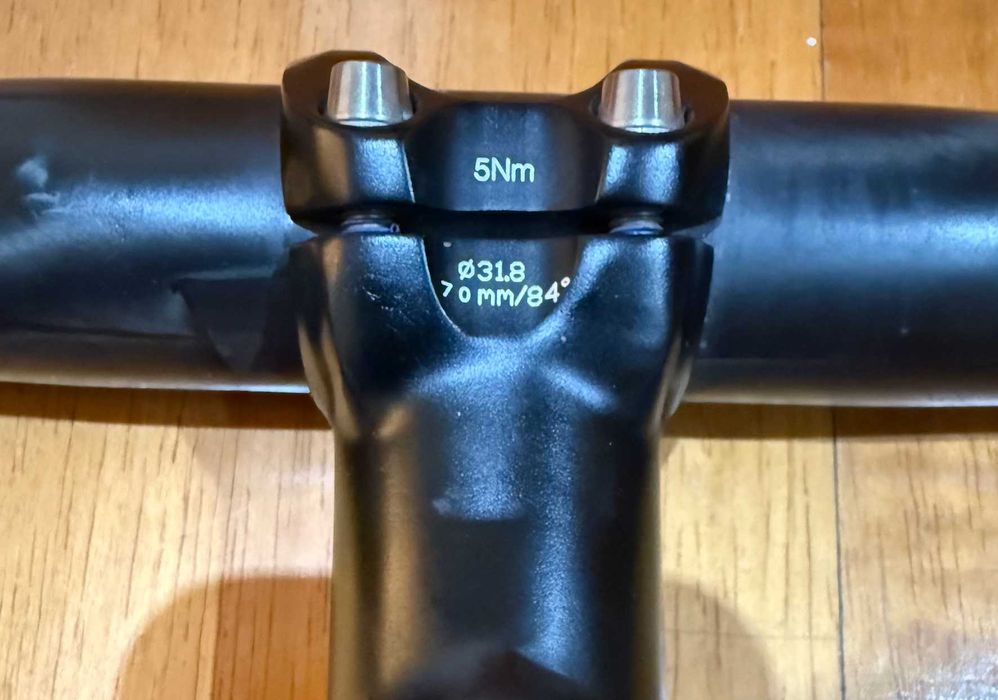 Vendo Volante KTM PRIME CARBON FLAT 720mm + Avanço Exonic