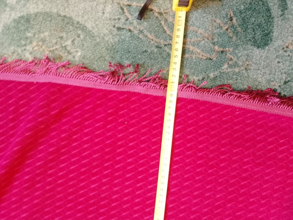 Штори червоні ..