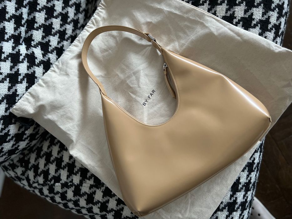 Сумка by far бежева
