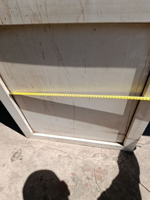 Продам металопластиковую дверь 225*65