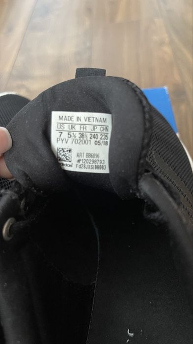 Кросівки Adidas жіночі (оригінал)