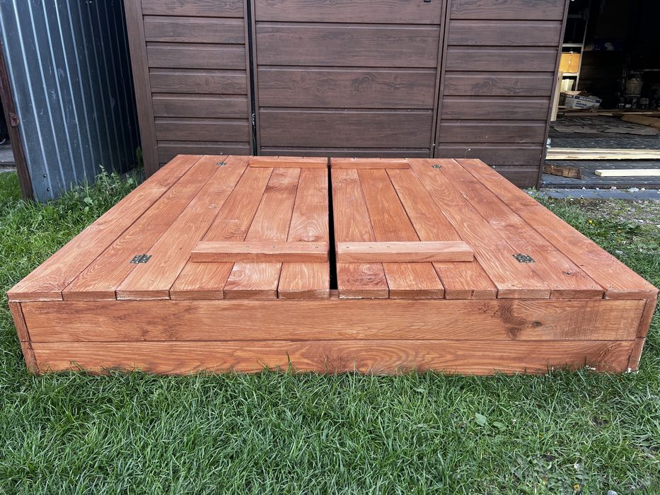 Piaskownica drewniana składana zamykana z ławeczkami