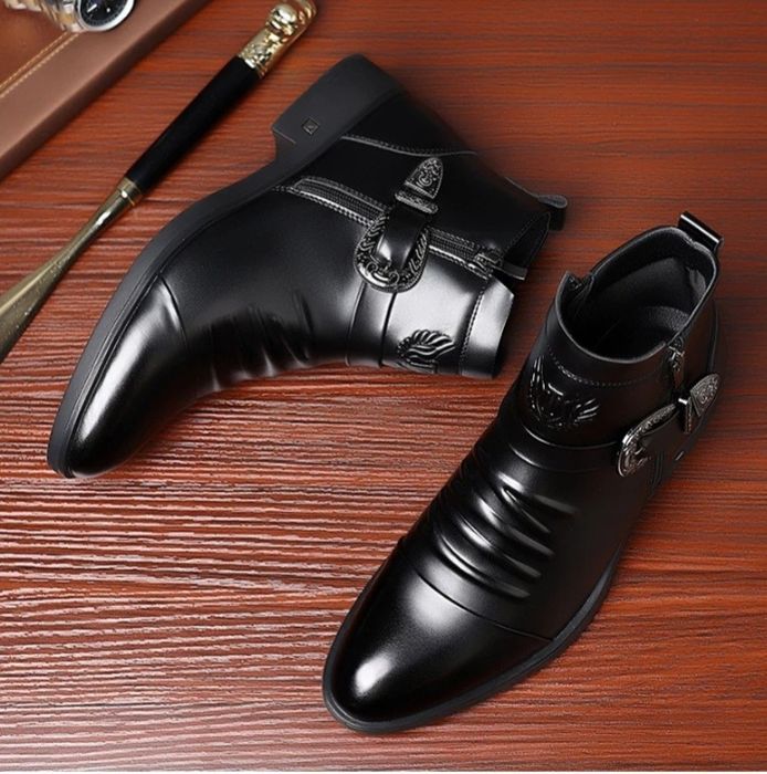 Novo Botas de homem de cano curto com bico fino,