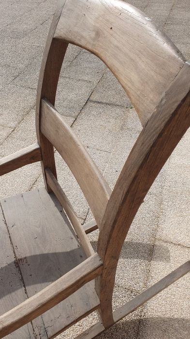 Cadeira de Baloiço Antiga em madeira rústica