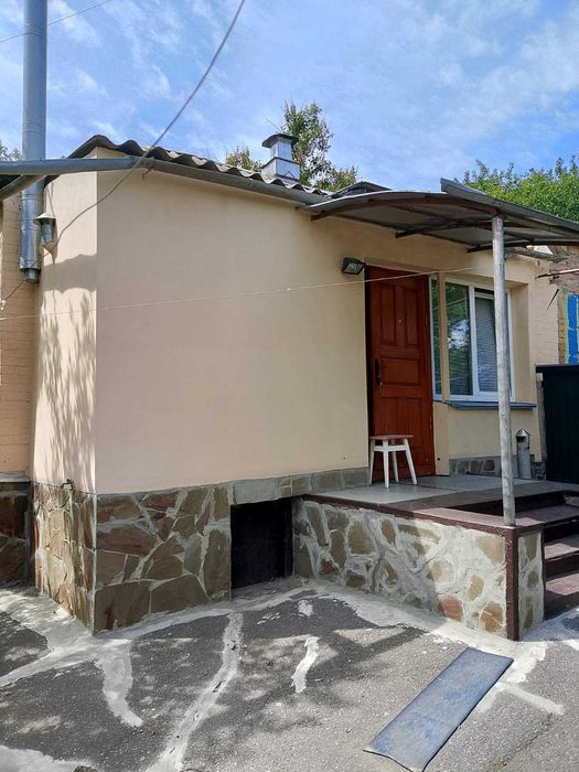 Продаж частини будинку з окремим двором !!!