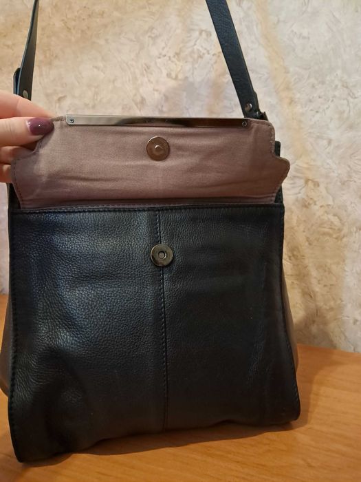 Шкіряна сумка від Clarks