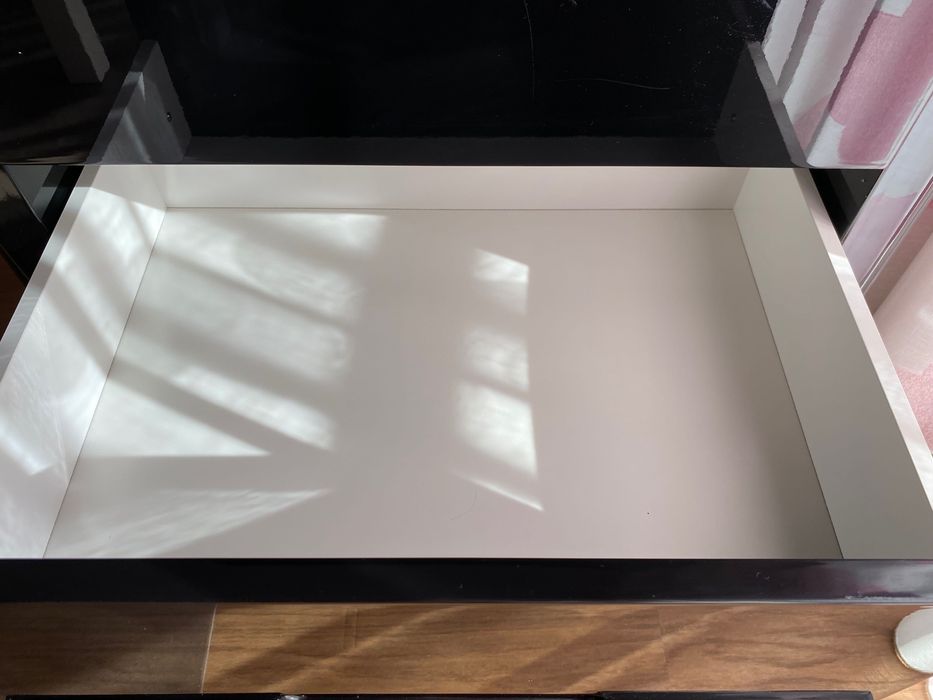 Camiseiro preto brilhante 6 gavetas