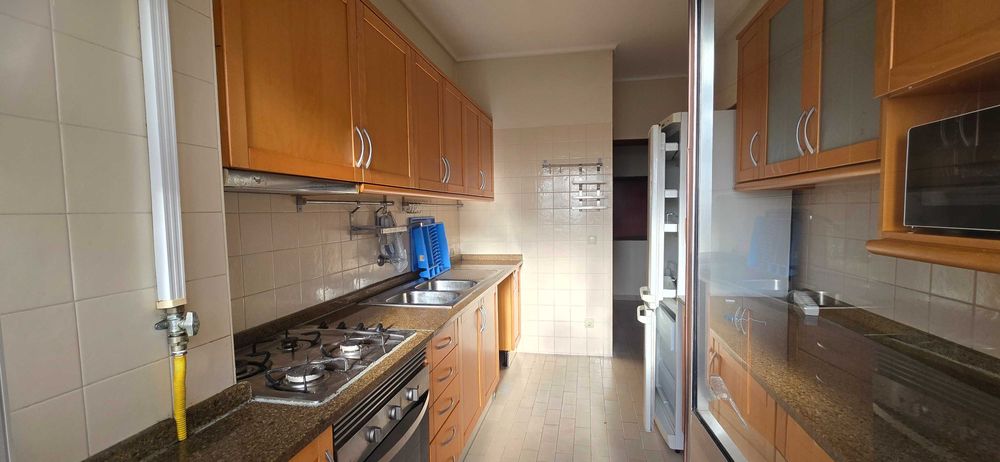 Apartamento T 2  , Aveiro Glicínias, mobilado e renovado arrenda-se
