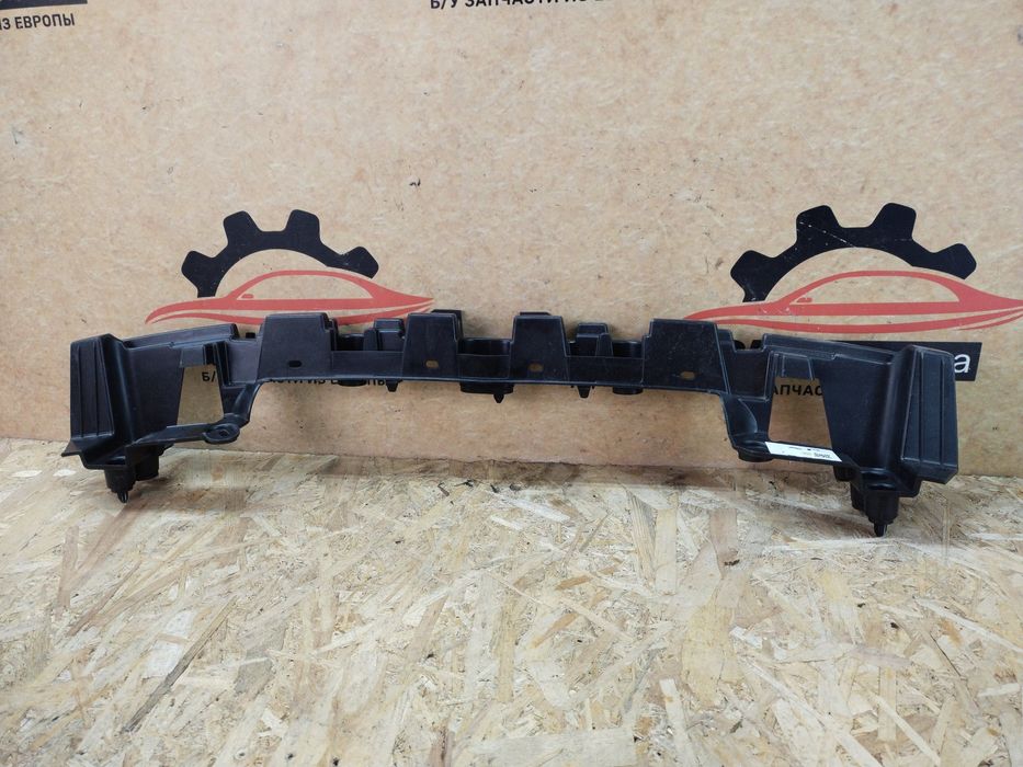 Range Rover Evoque II L551 2018- Кронштейн крепление заднего бампера