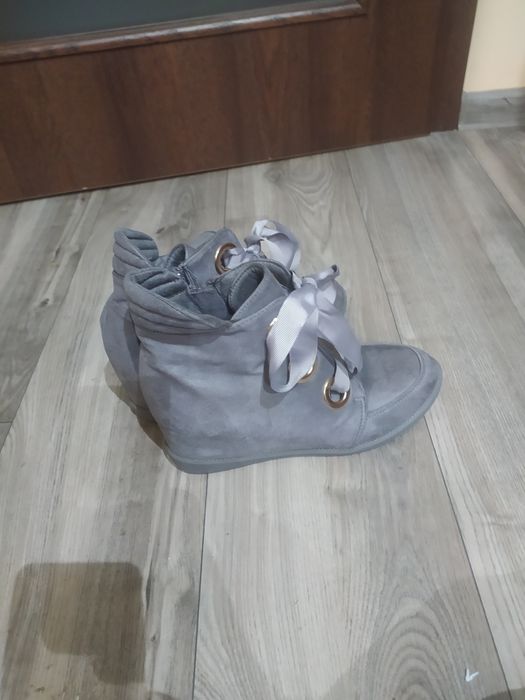 Botki buty do kostek jesienne wiosenne rozmiar 39 zamszowe