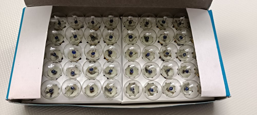 Żarówki skali unitra