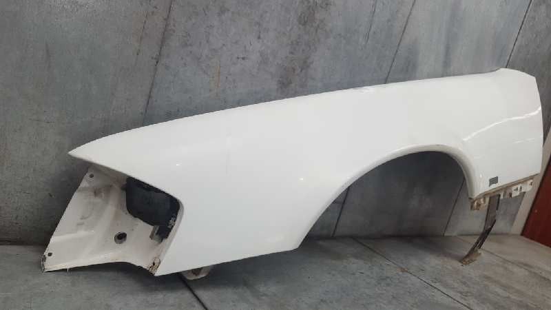 GUARDA-LAMAS FRONTAL ESQUERDO MERCEDES-BENZ SL 1992