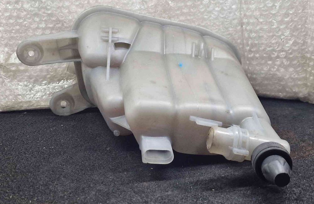 Reservatório / Depósito da Água / Líquido de Refrigeração | AUDI