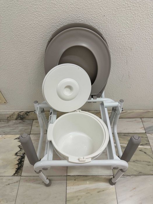 Cadeira Sanitária Izzo Invacare - Nova!