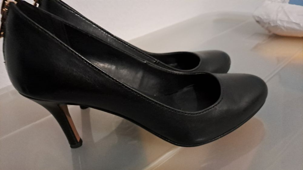 Sapatos aldo em pele