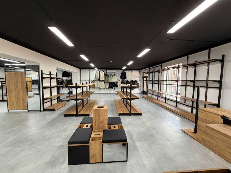 Стелажі металеві для магазинів. Торговельне обладнання для одягу.