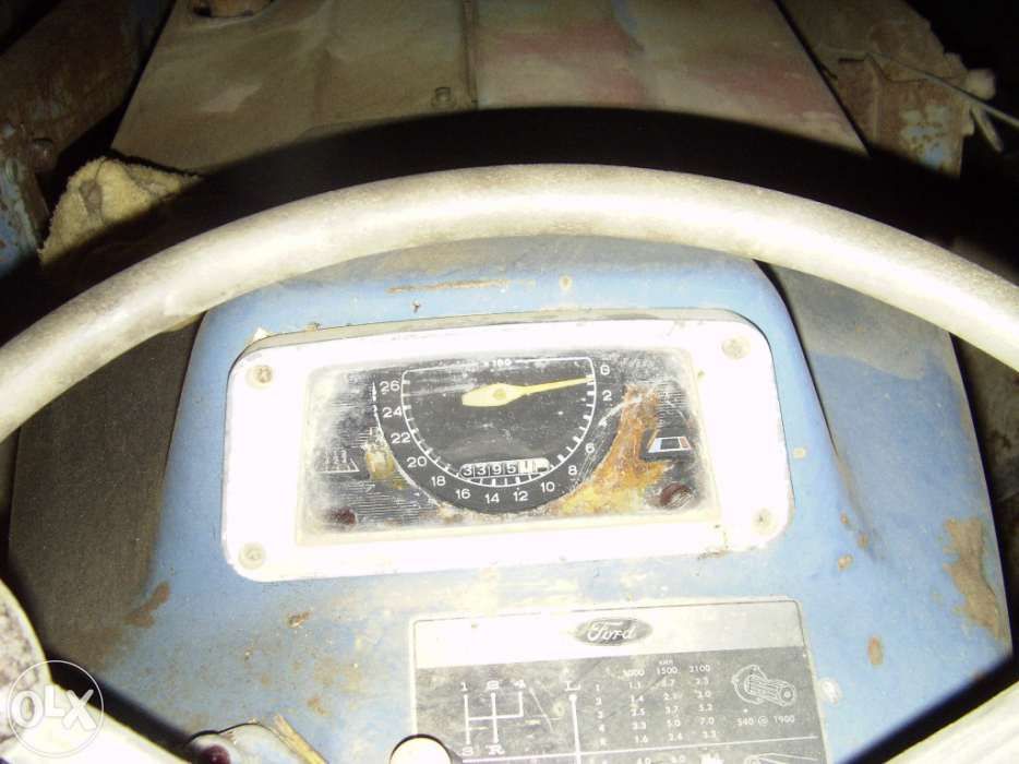 Vendo Tractor Ford 5000 com pá carregadora muita força e poucas horas