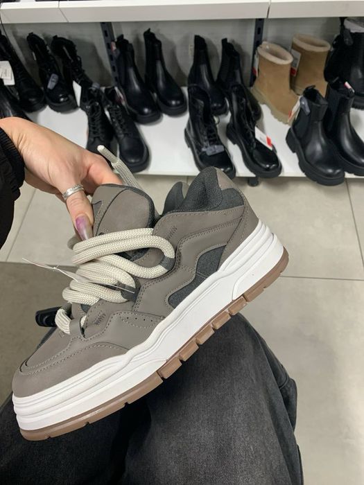 Кросівки Бершка нові 40р