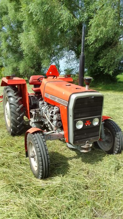 Massey Ferguson 235