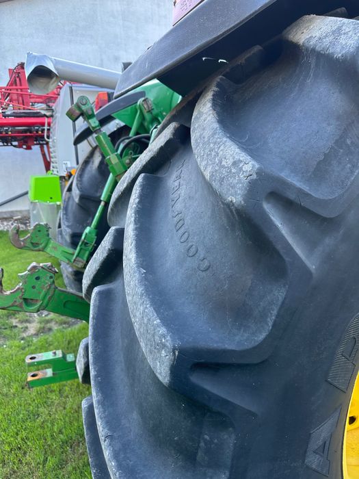 John Deere 8230   w bardzo dobrym stanie  gotowy do pracy