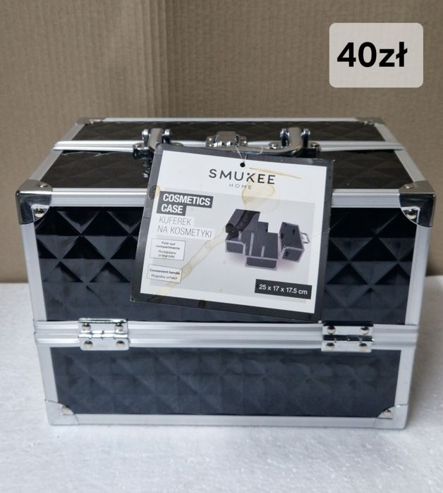 Kuferek na kosmetyki