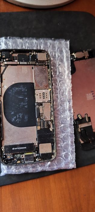 Продам iPhone SE 64 iCloud