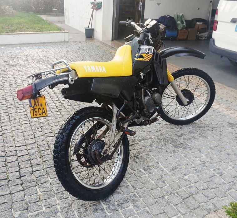 Yamaha DT 50 preta/amarela