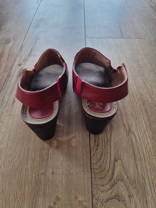 Buty skórzane 36 obcas